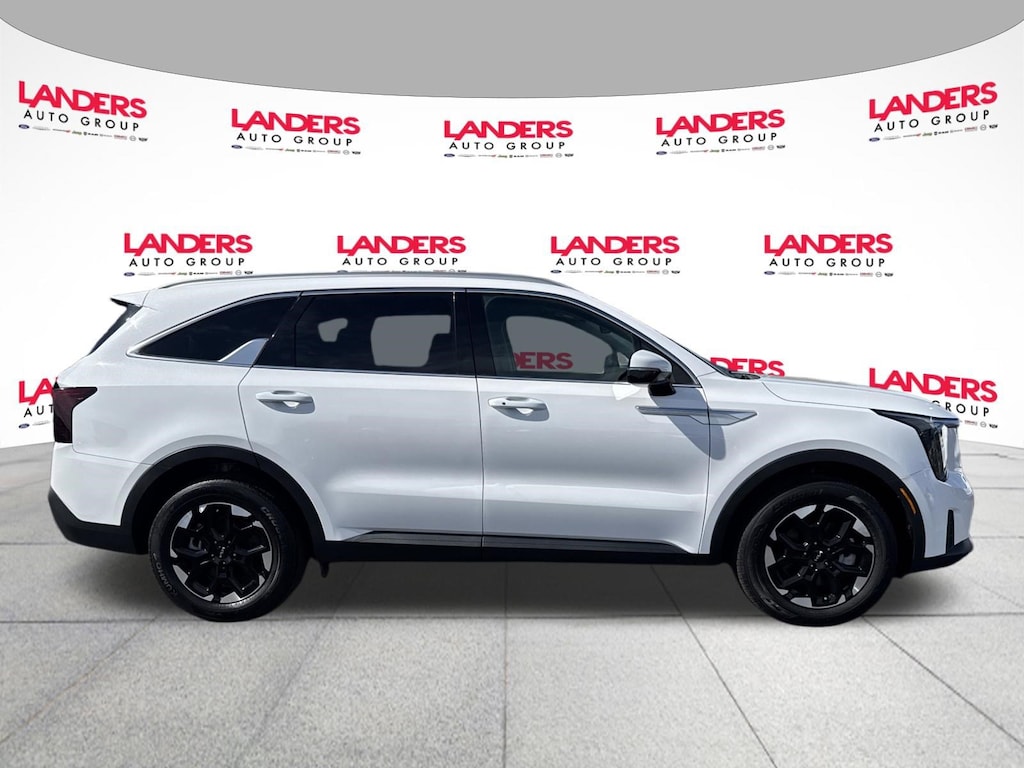 Used 2025 Kia Sorento S S FWD