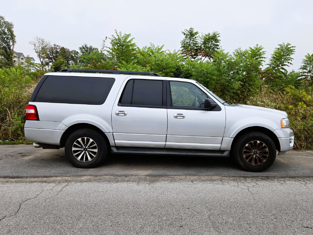 Used 2017 Ford Expedition EL XLT SUV