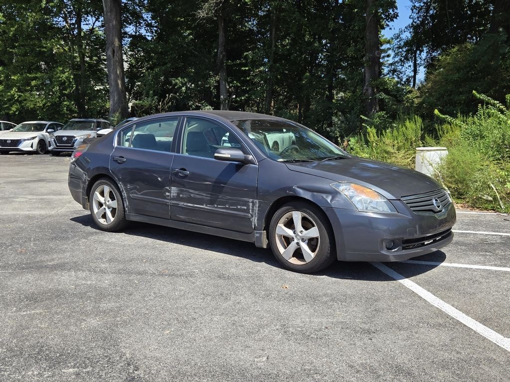 Used 2008 Nissan Altima 3.5 SE Sedan
