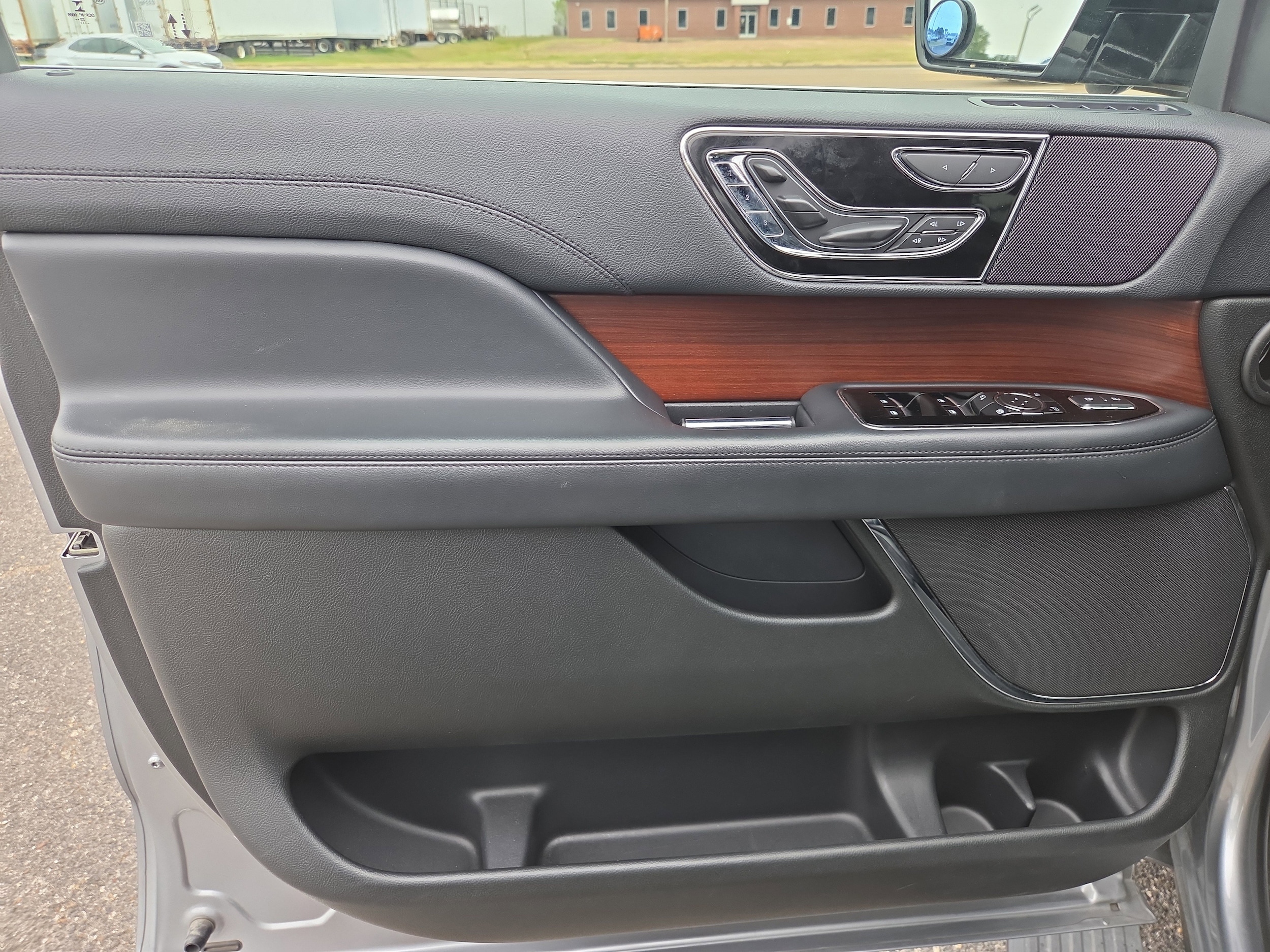 2023 Lincoln Navigator Reserve - Photo 11