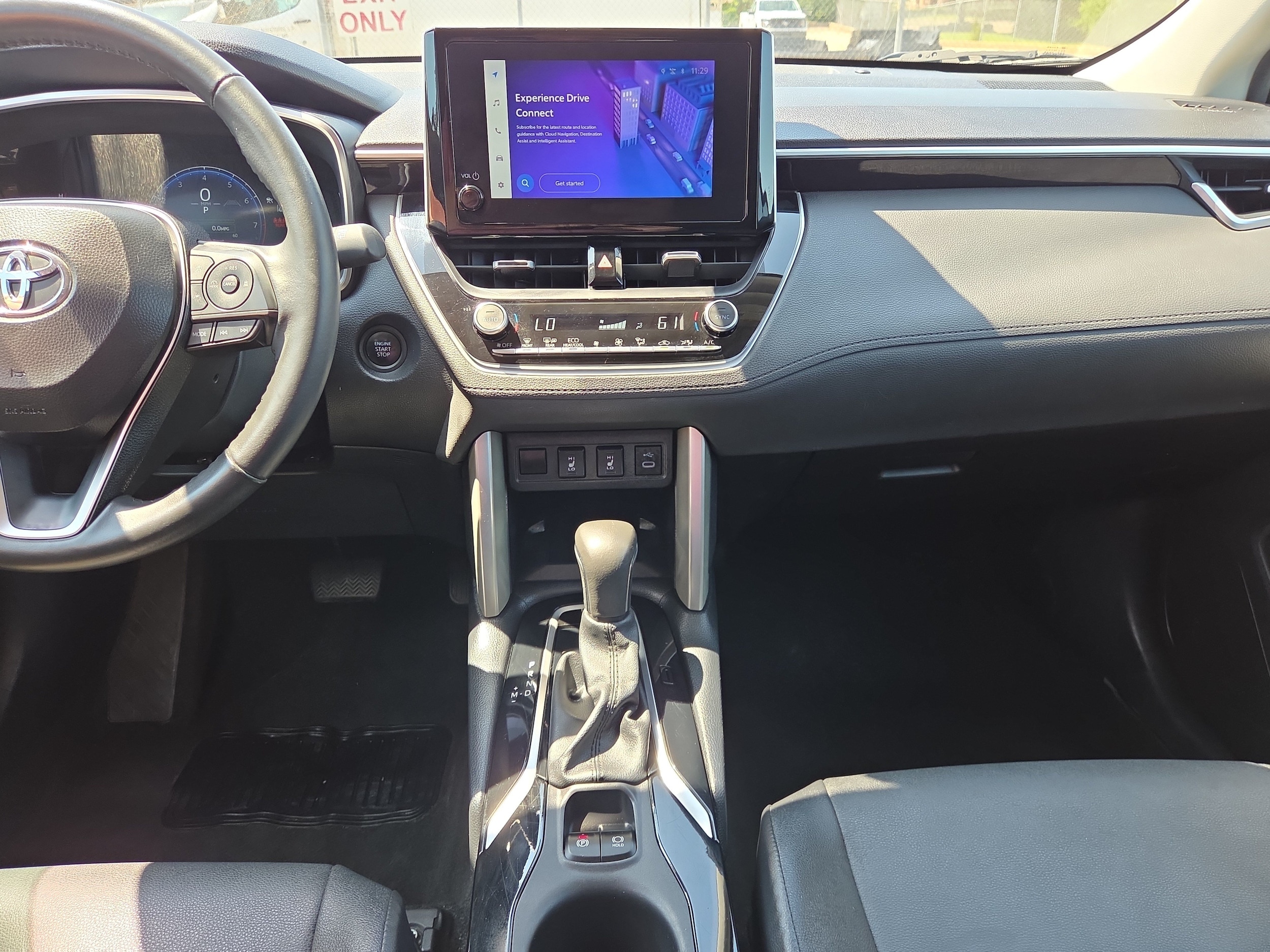 2024 Toyota Corolla Cross XLE - Photo 22