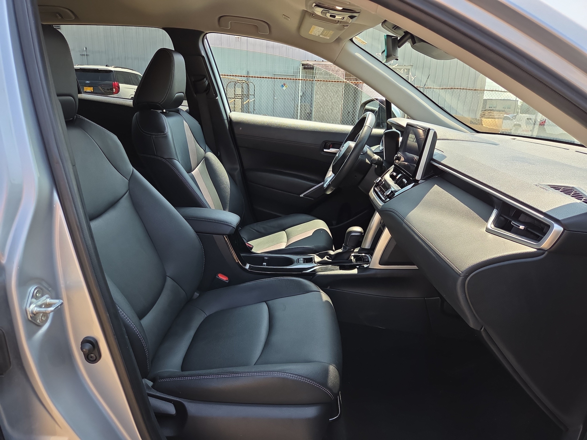 2024 Toyota Corolla Cross XLE - Photo 15