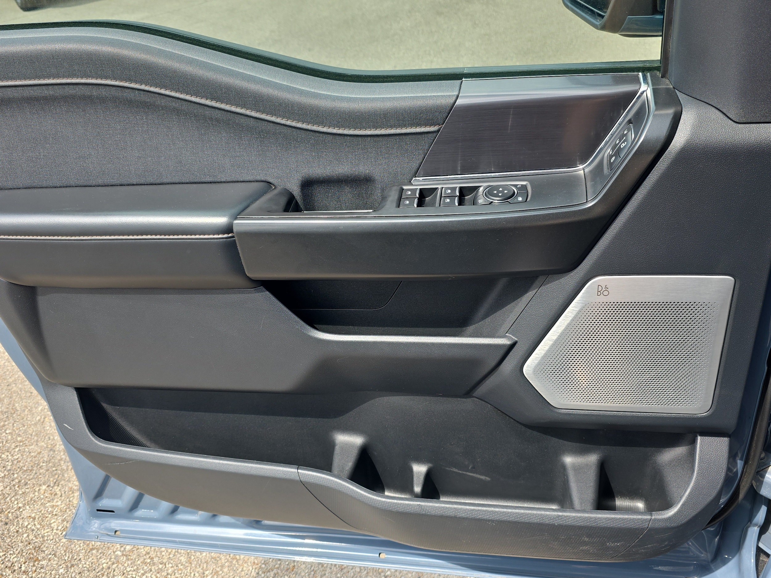 2023 Ford F-150 Raptor - Photo 16