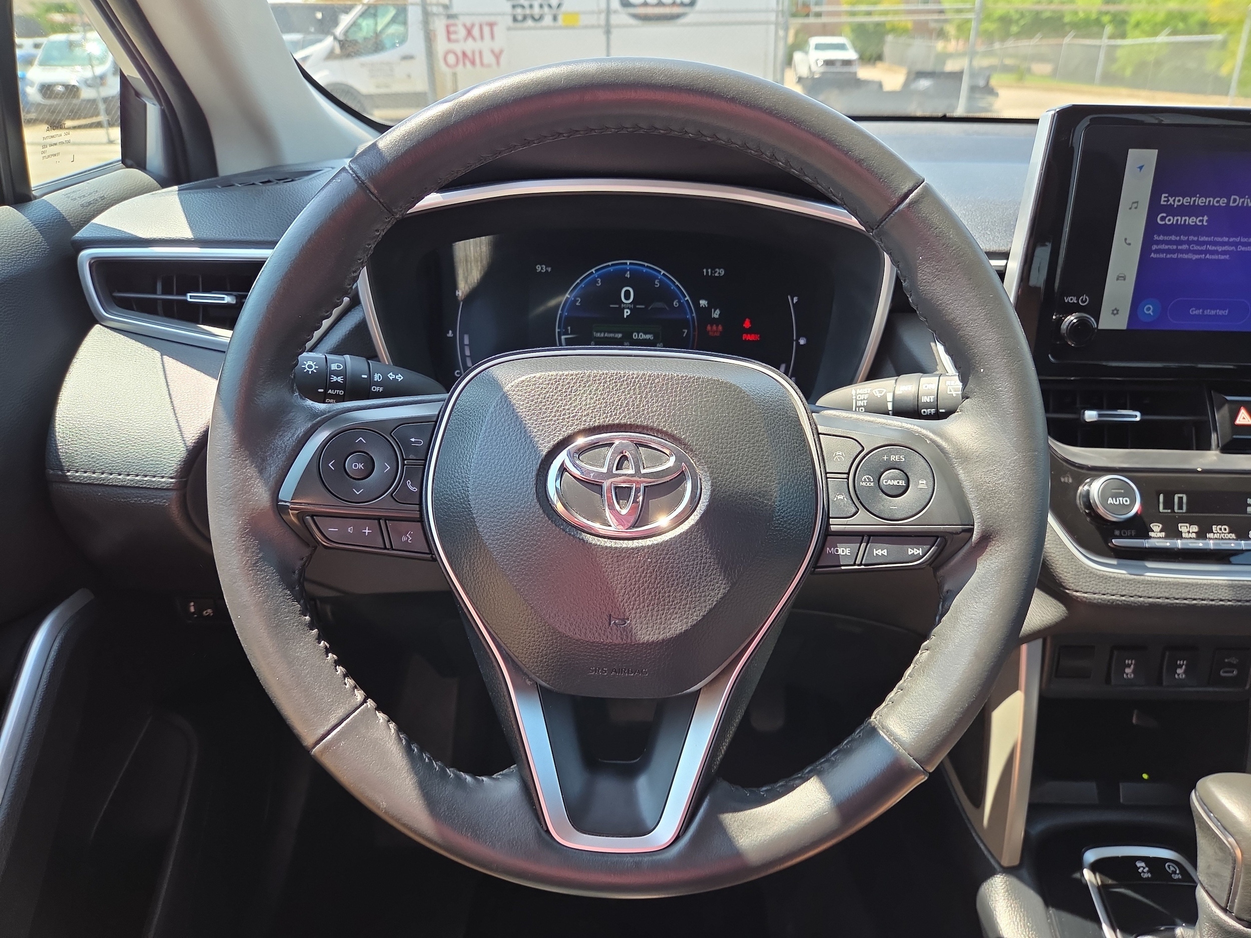 2024 Toyota Corolla Cross XLE - Photo 18