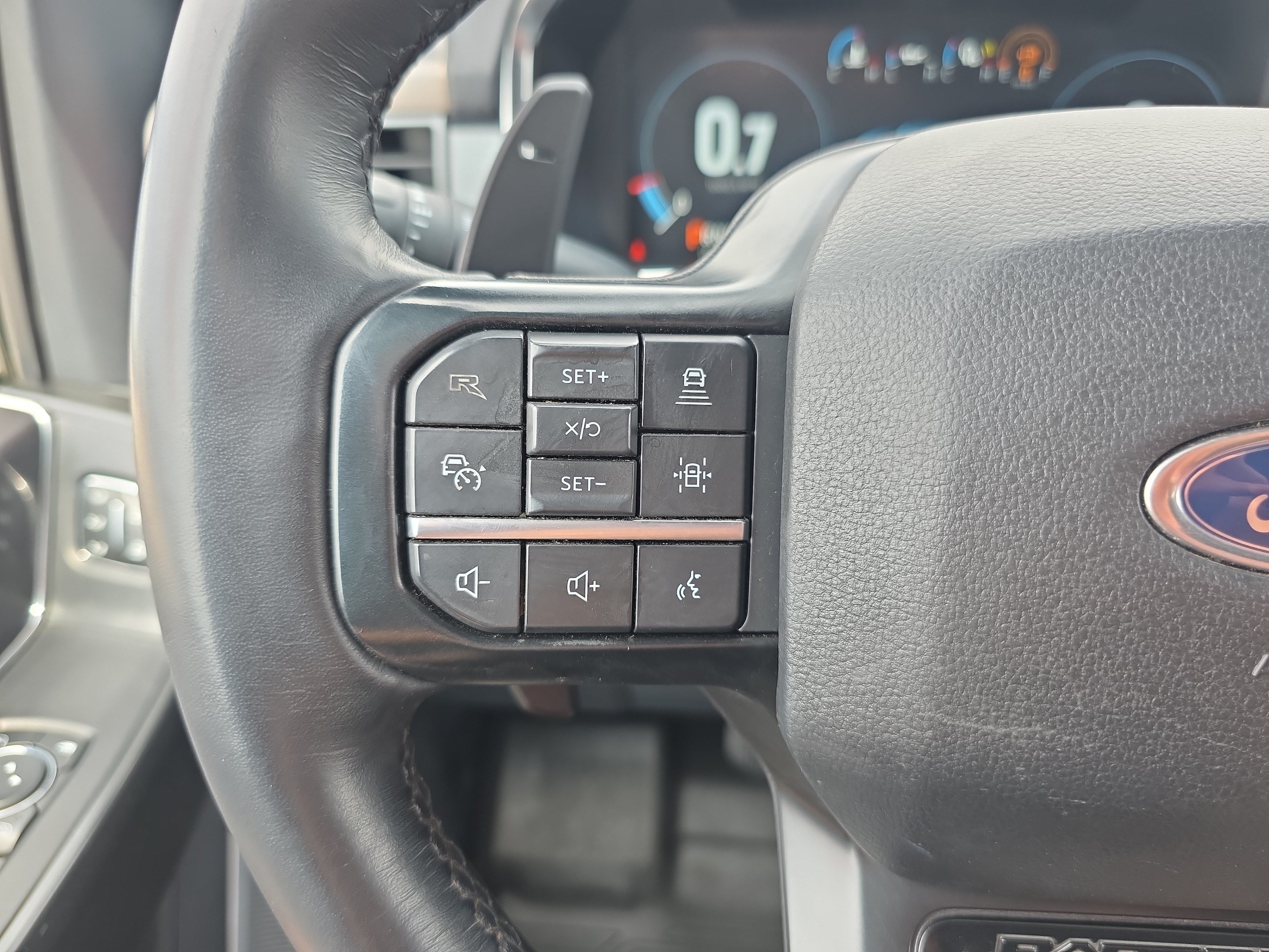 2023 Ford F-150 Raptor - Photo 22