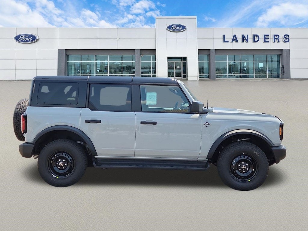 New 2026 Ford Bronco Outer Banks SUV
