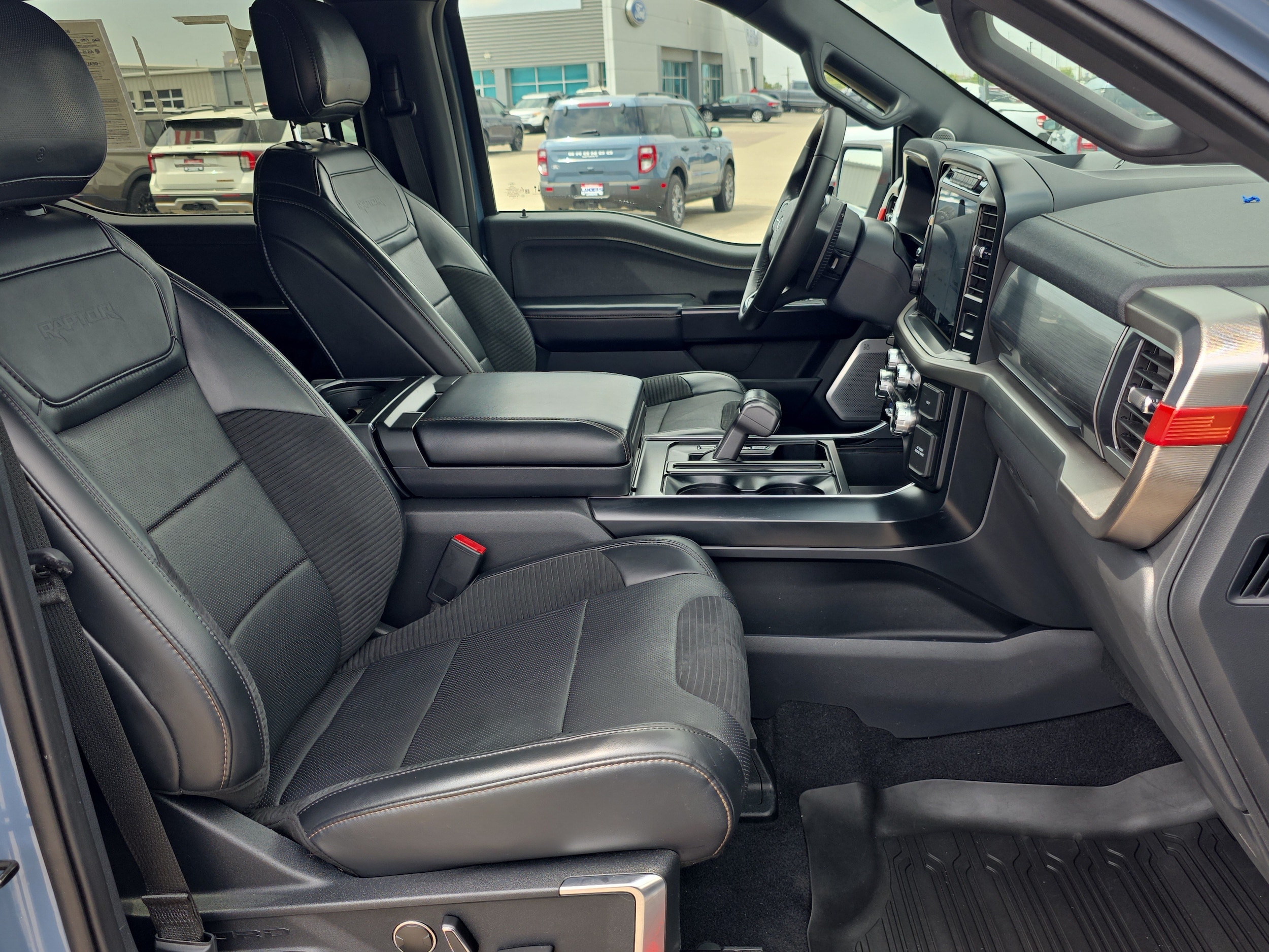 2023 Ford F-150 Raptor - Photo 14