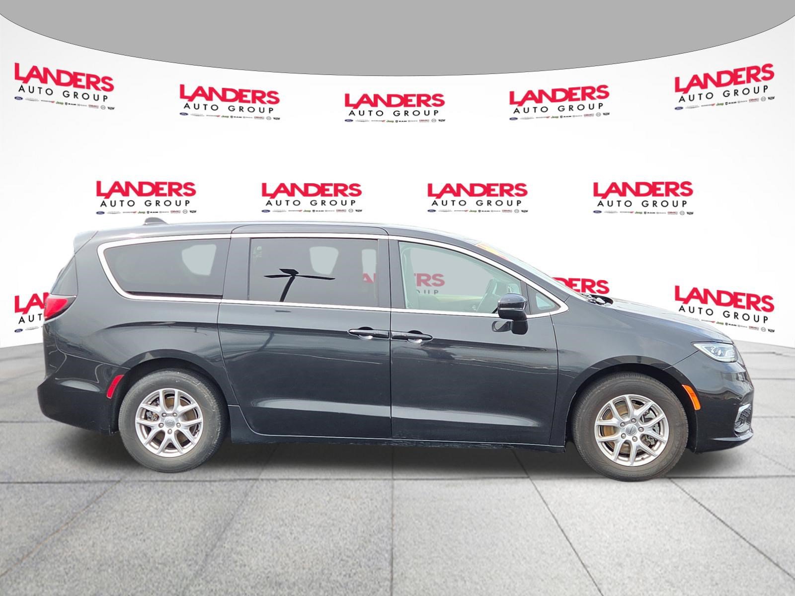 Used 2023 Chrysler Pacifica Touring L Touring L FWD