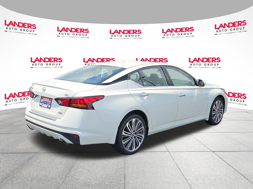 Used 2023 Nissan Altima 2.5 SL Sedan