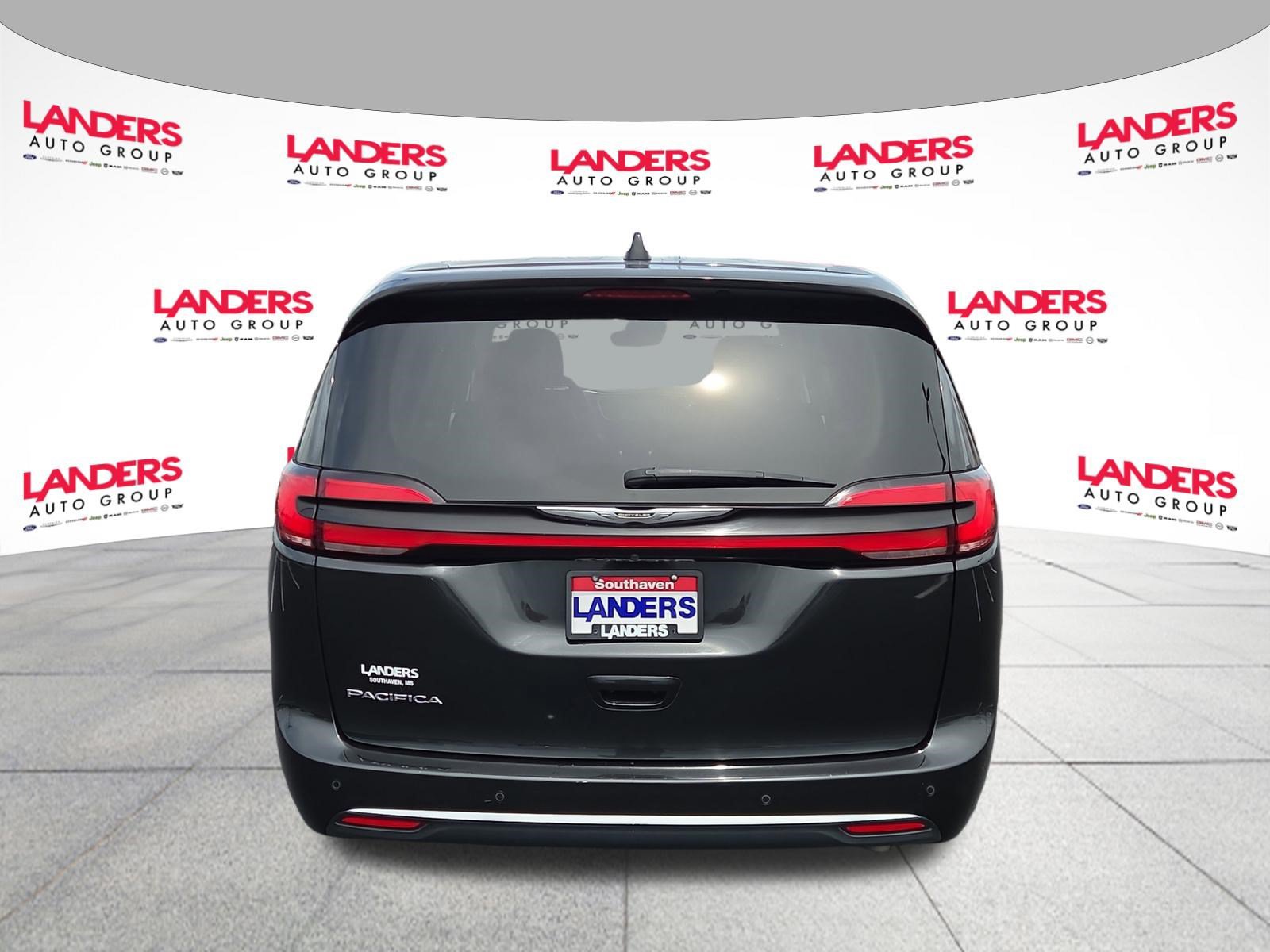 Used 2023 Chrysler Pacifica Touring L Touring L FWD