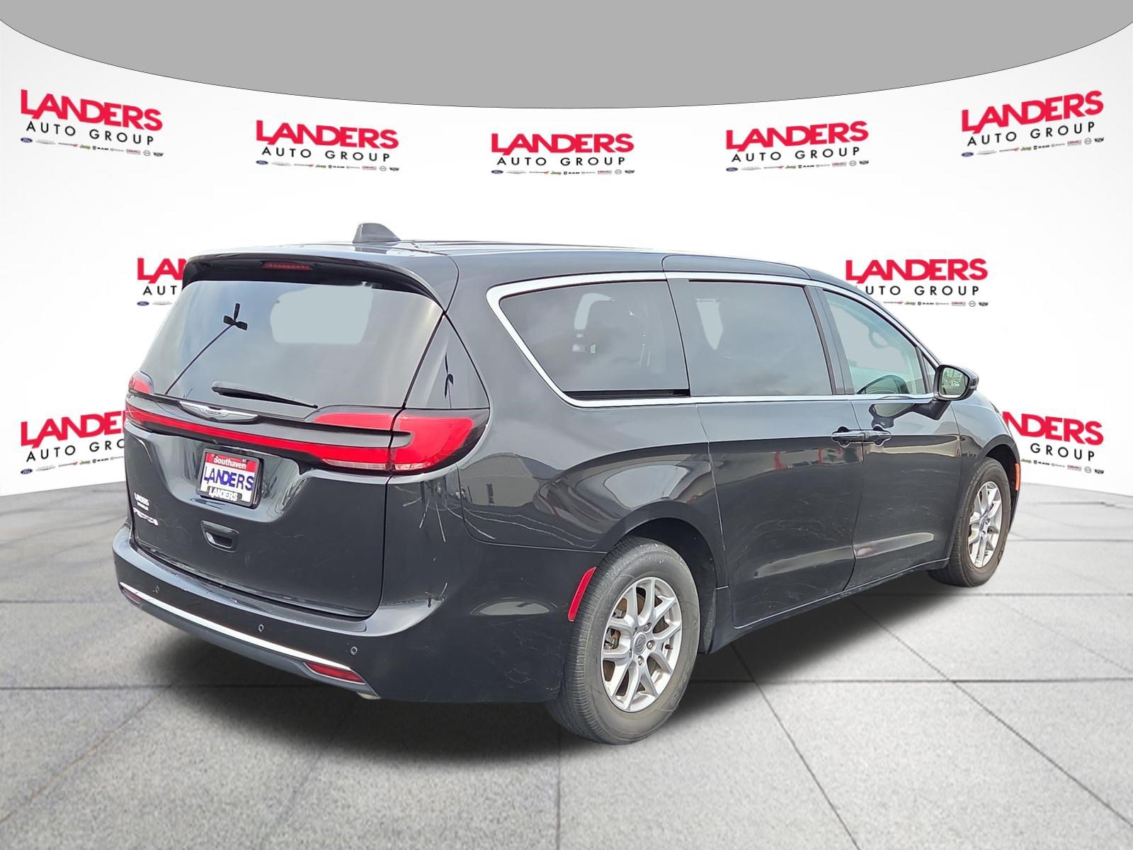 Used 2023 Chrysler Pacifica Touring L Touring L FWD