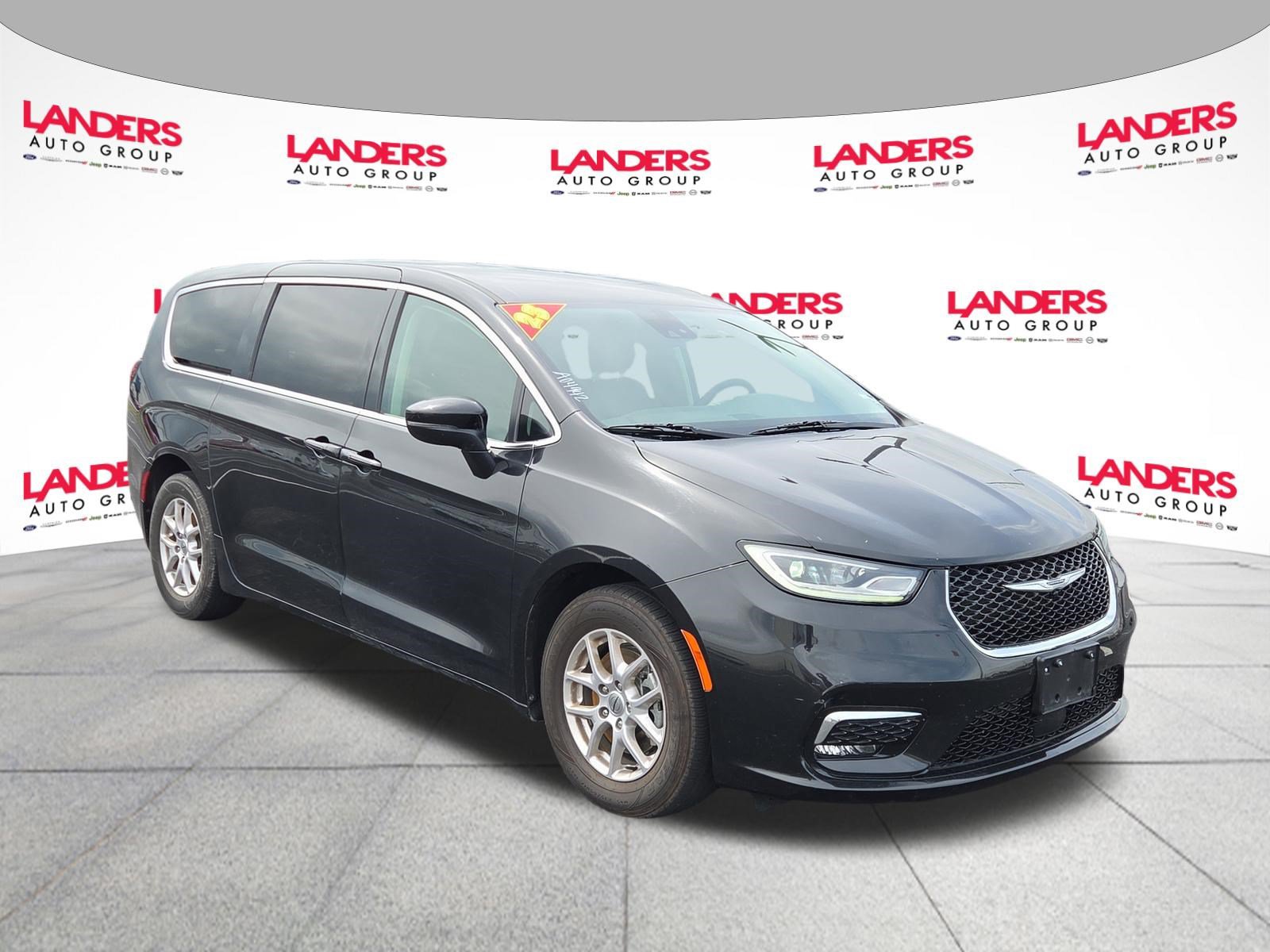 Used 2023 Chrysler Pacifica Touring L Touring L FWD