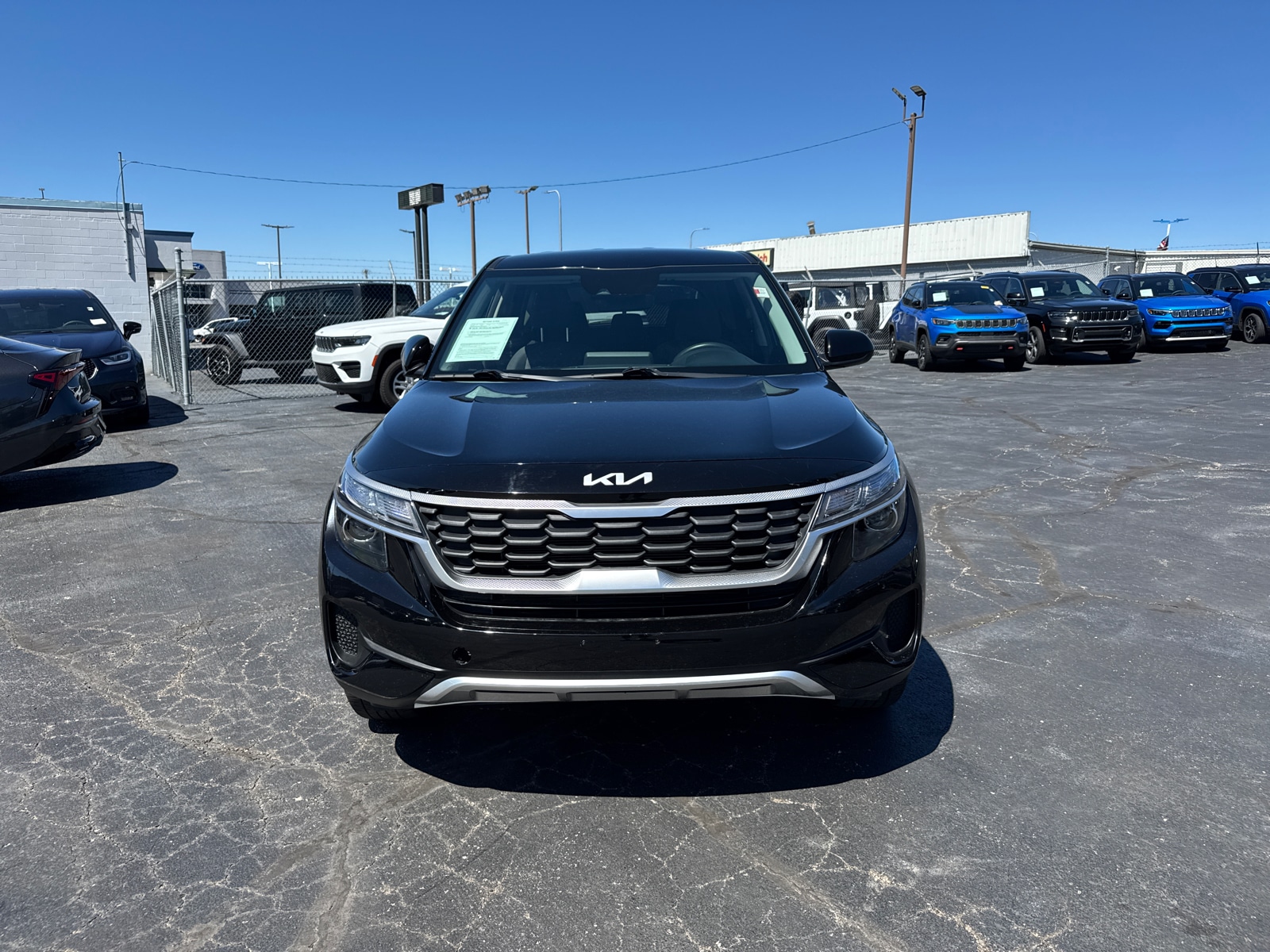 Used 2023 Kia Seltos LX with VIN KNDEPCAA7P7413853 for sale in Kansas City