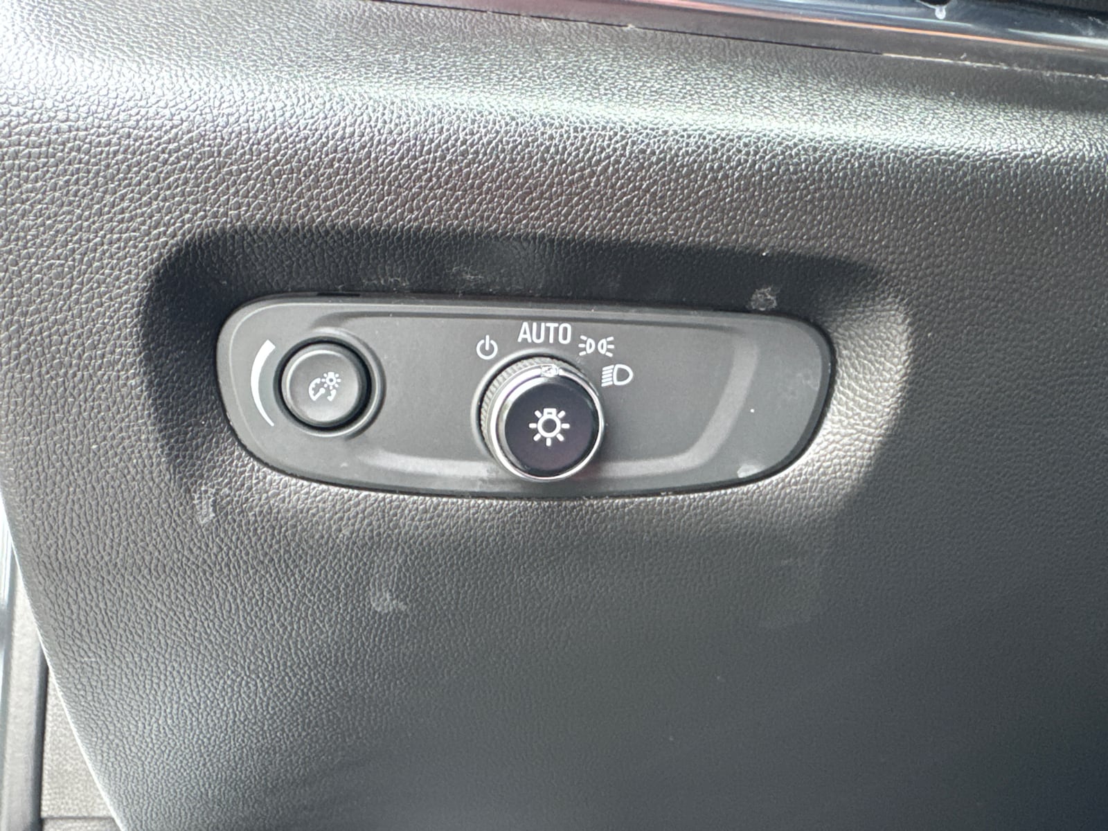 2023 Chevrolet Traverse 1LT - Photo 16