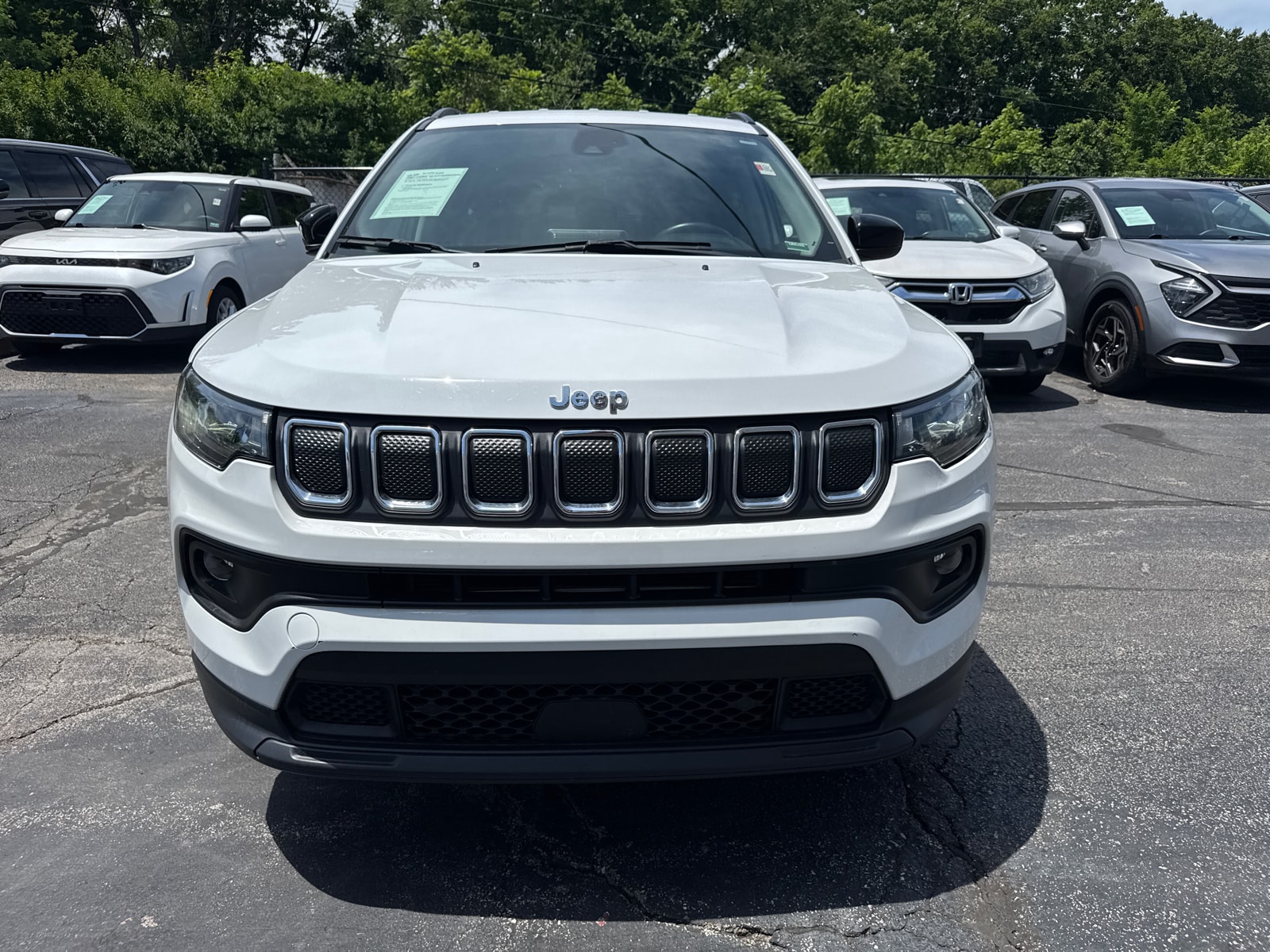 Used 2022 Jeep Compass Latitude with VIN 3C4NJDBB7NT170584 for sale in Kansas City
