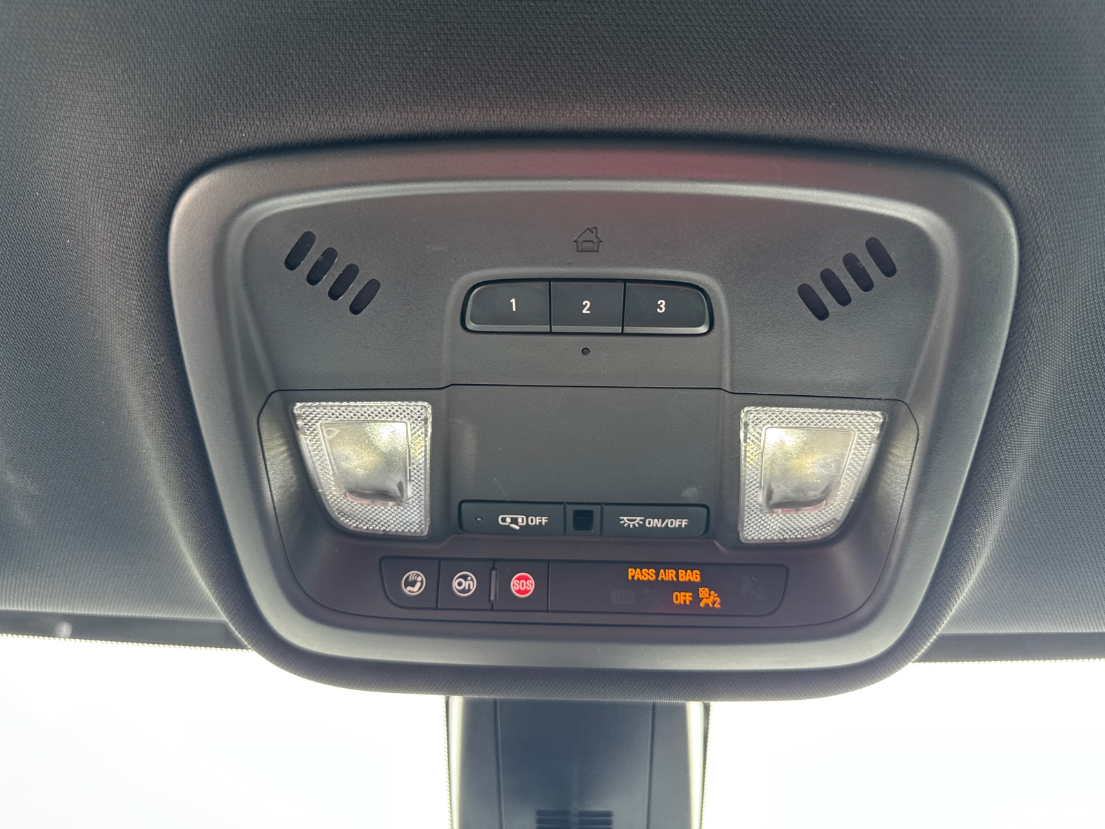 2023 Chevrolet Traverse 1LT - Photo 11