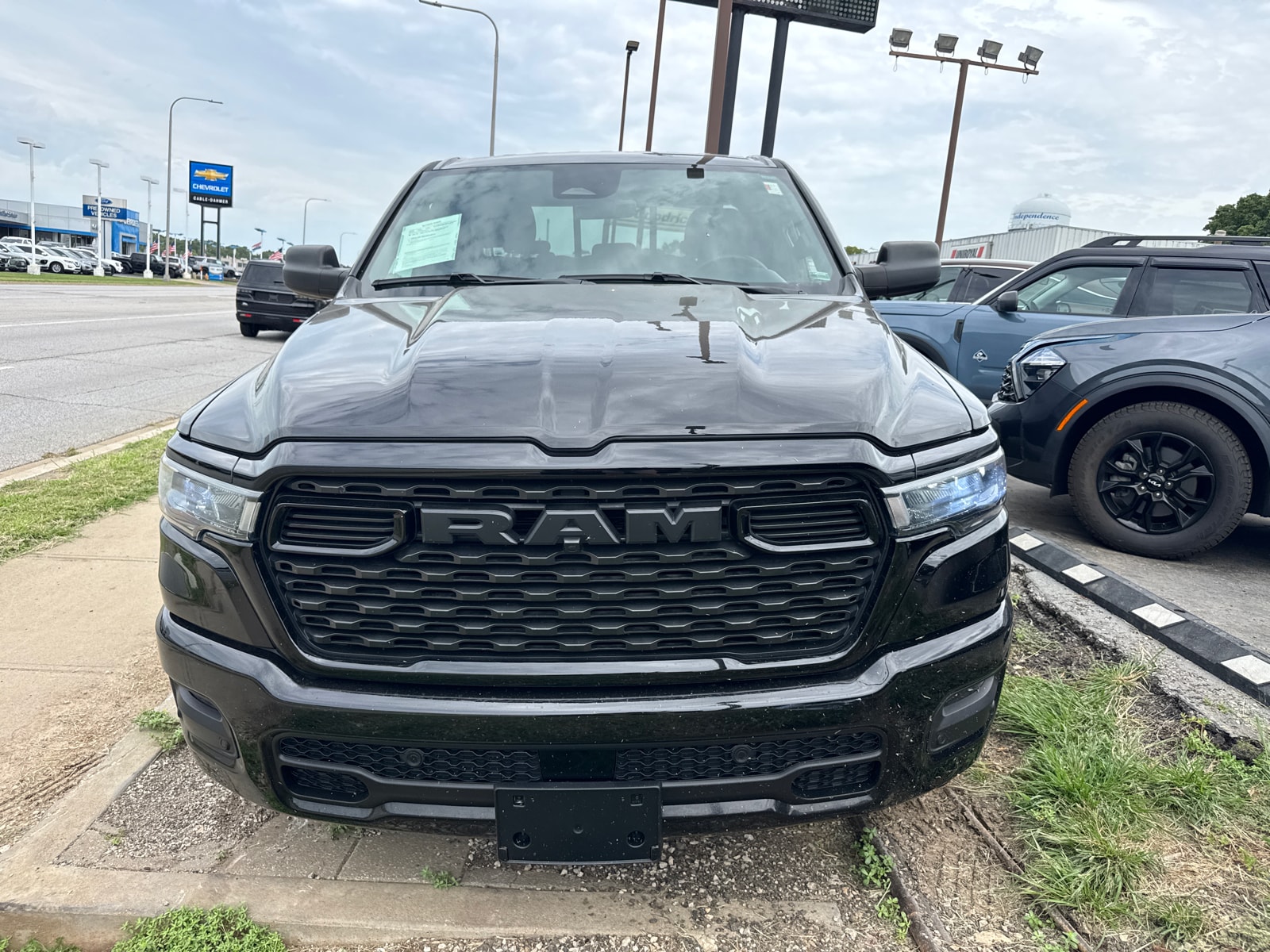 Used 2025 RAM Ram 1500 Pickup Tradesman with VIN 1C6RRFCG7SN748234 for sale in Kansas City