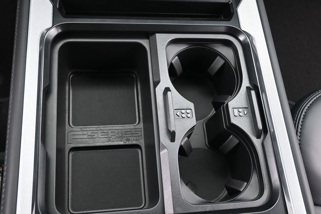 2026 Ford F-250 Super Duty Platinum - Photo 14