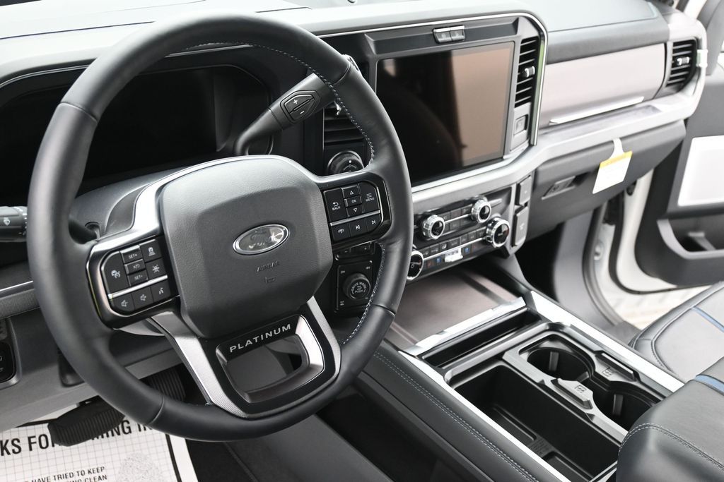 2026 Ford F-250 Super Duty Platinum - Photo 17