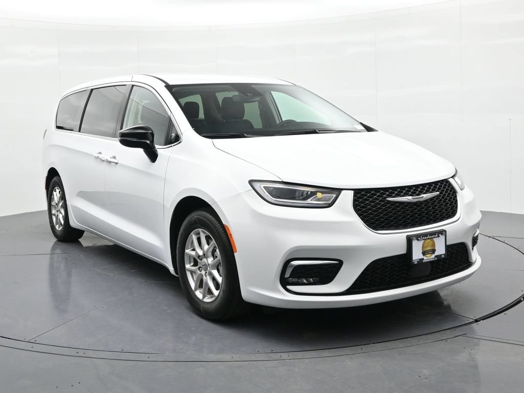 Certified 2024 Chrysler Pacifica Touring L PASSENGER VAN