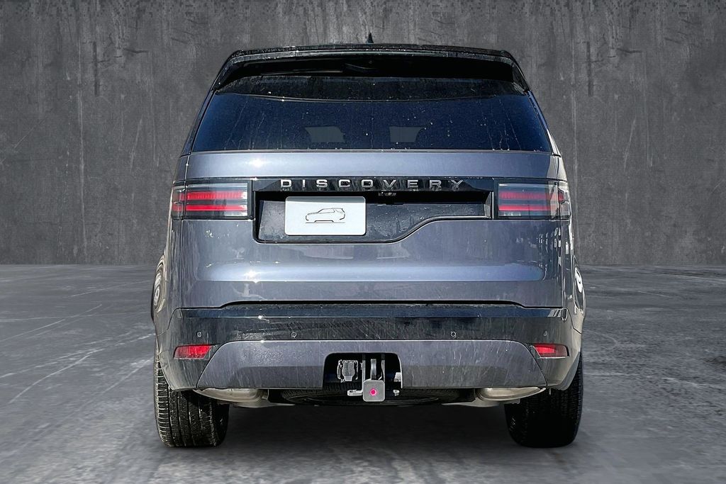 New 2026 Land Rover Discovery Dynamic SE SUV