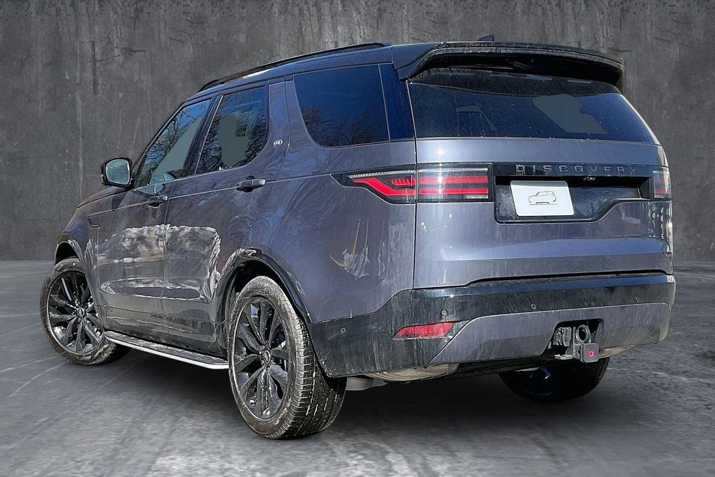New 2026 Land Rover Discovery Dynamic SE SUV