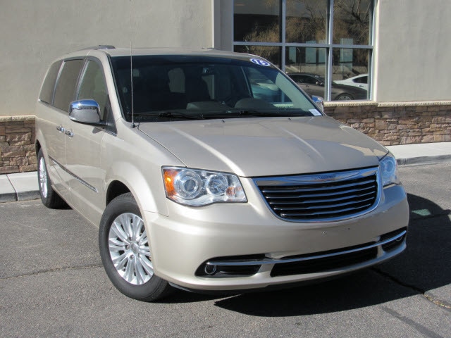 2015 Chrysler Town & Country