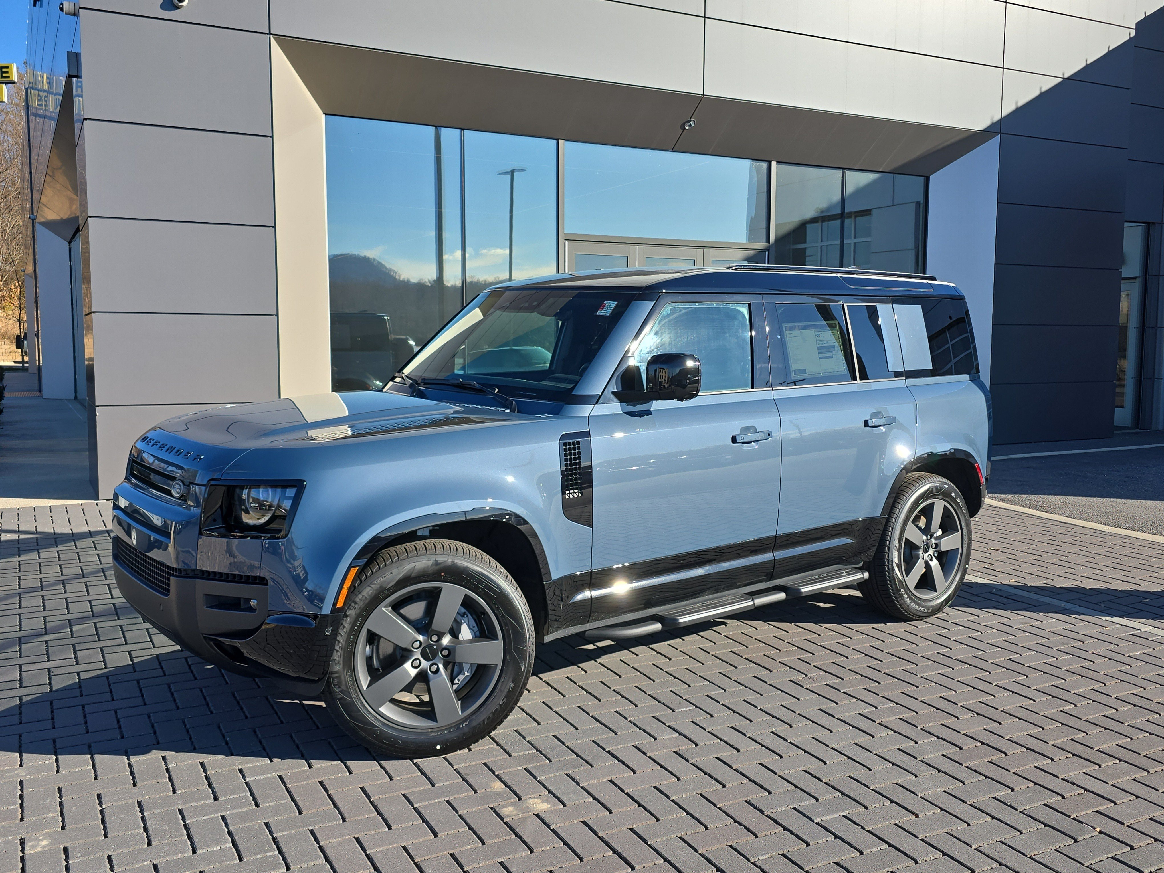 Used 2026 Land Rover Defender X-Dynamic SE 110 P400 X-Dynamic SE