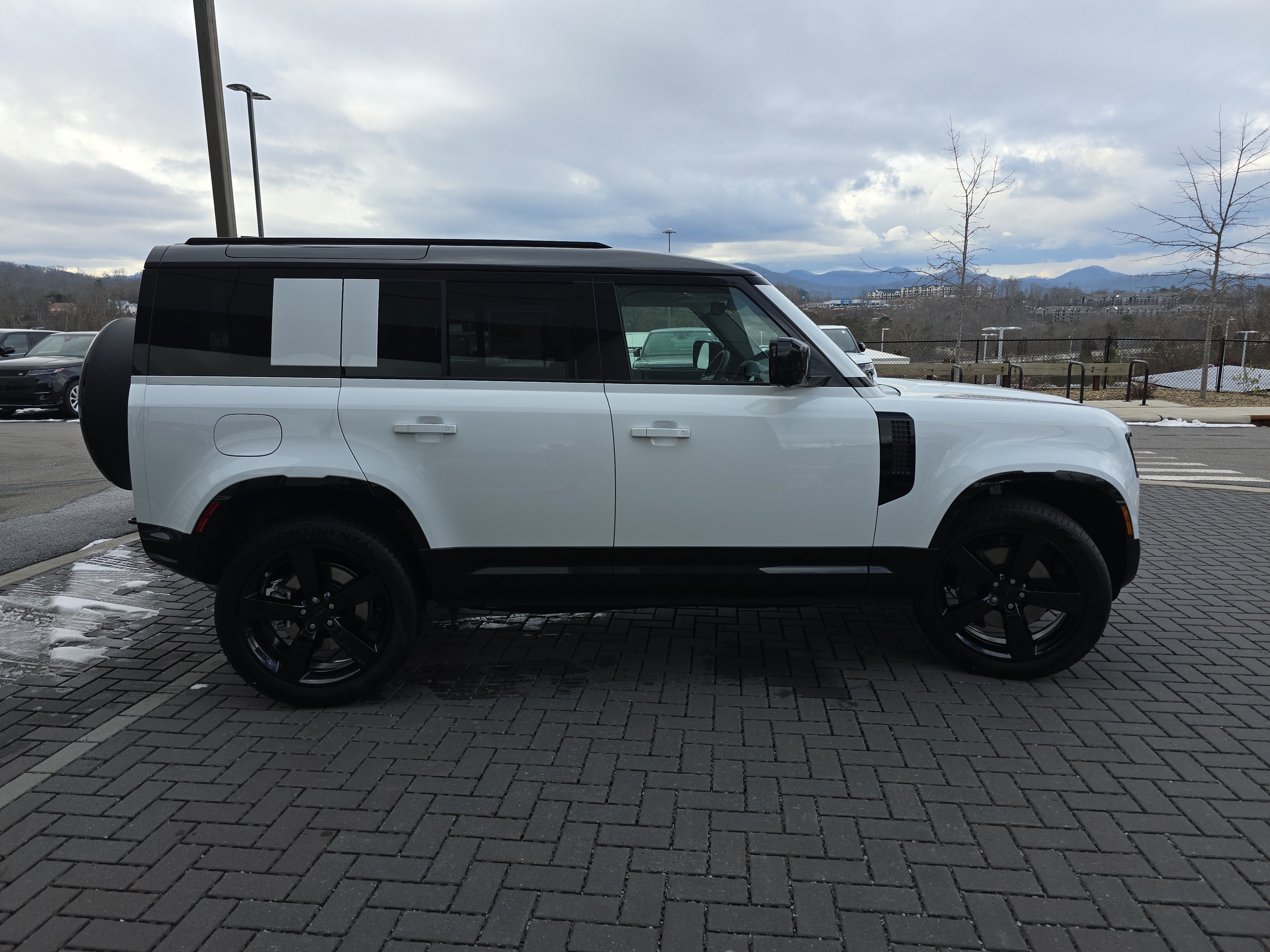 Used 2026 Land Rover Defender X-Dynamic SE 110 P400 X-Dynamic SE