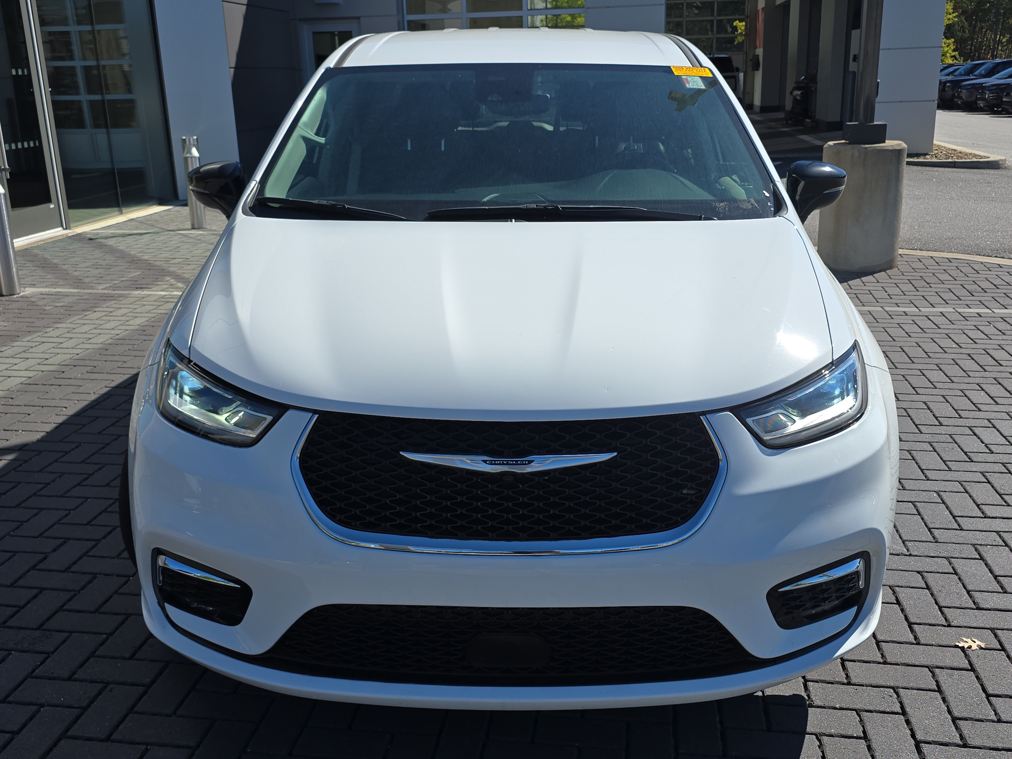 Used 2024 Chrysler Pacifica Touring L FWD