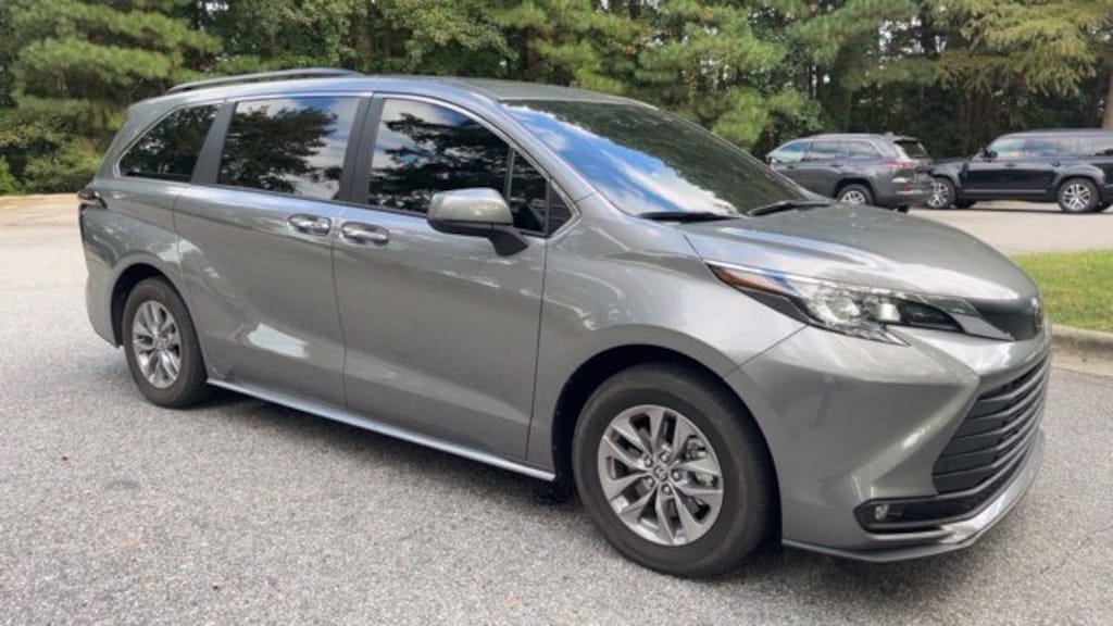 Used 2026 Toyota Sienna XLE Van Passenger Van