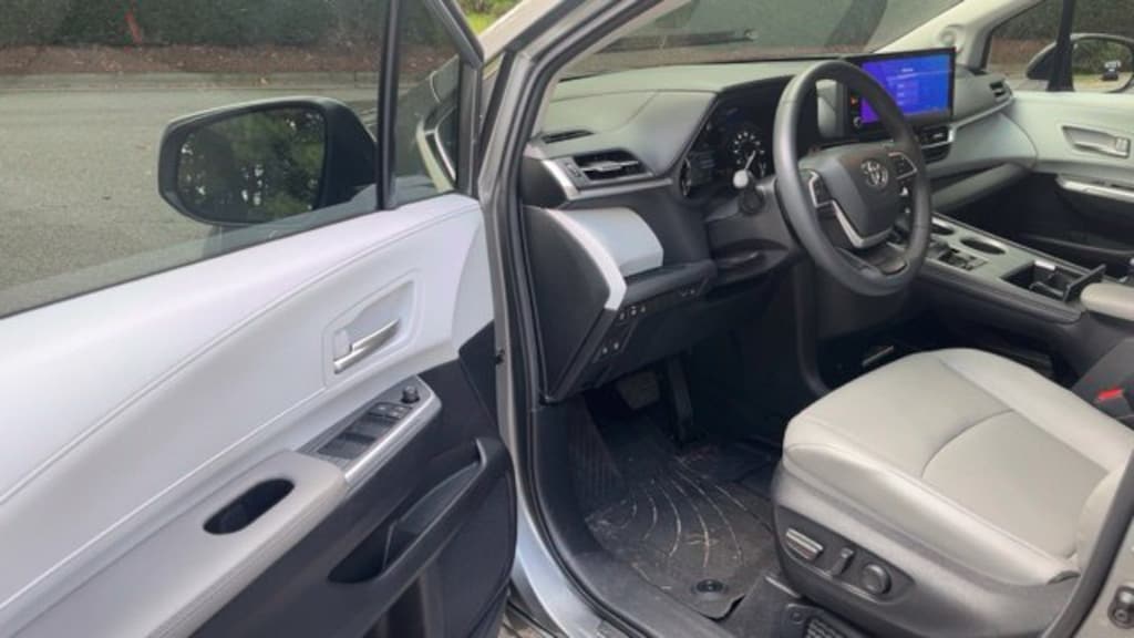 Used 2026 Toyota Sienna XLE Van Passenger Van