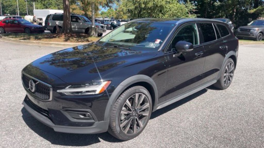 Used 2026 Volvo V60 Cross Country Ultra Wagon