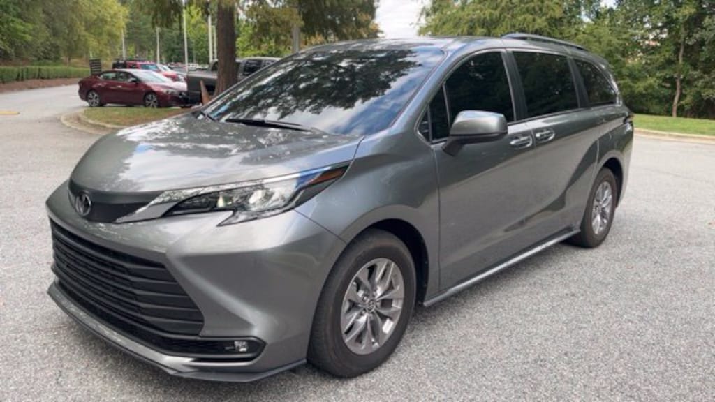 Used 2026 Toyota Sienna XLE Van Passenger Van