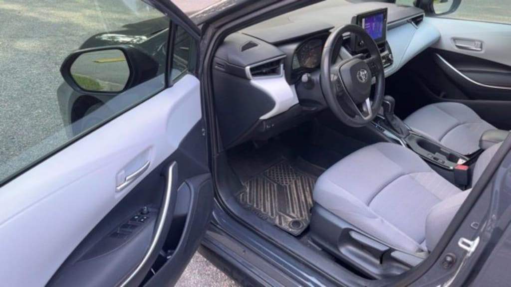 Used 2023 Toyota Corolla SE Sedan