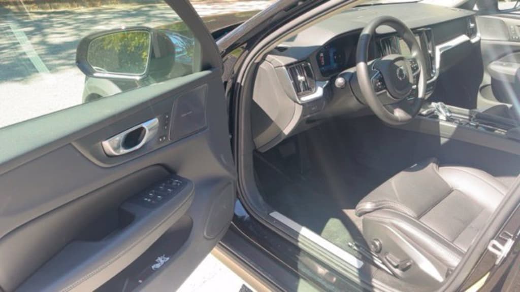 Used 2026 Volvo V60 Cross Country Ultra Wagon