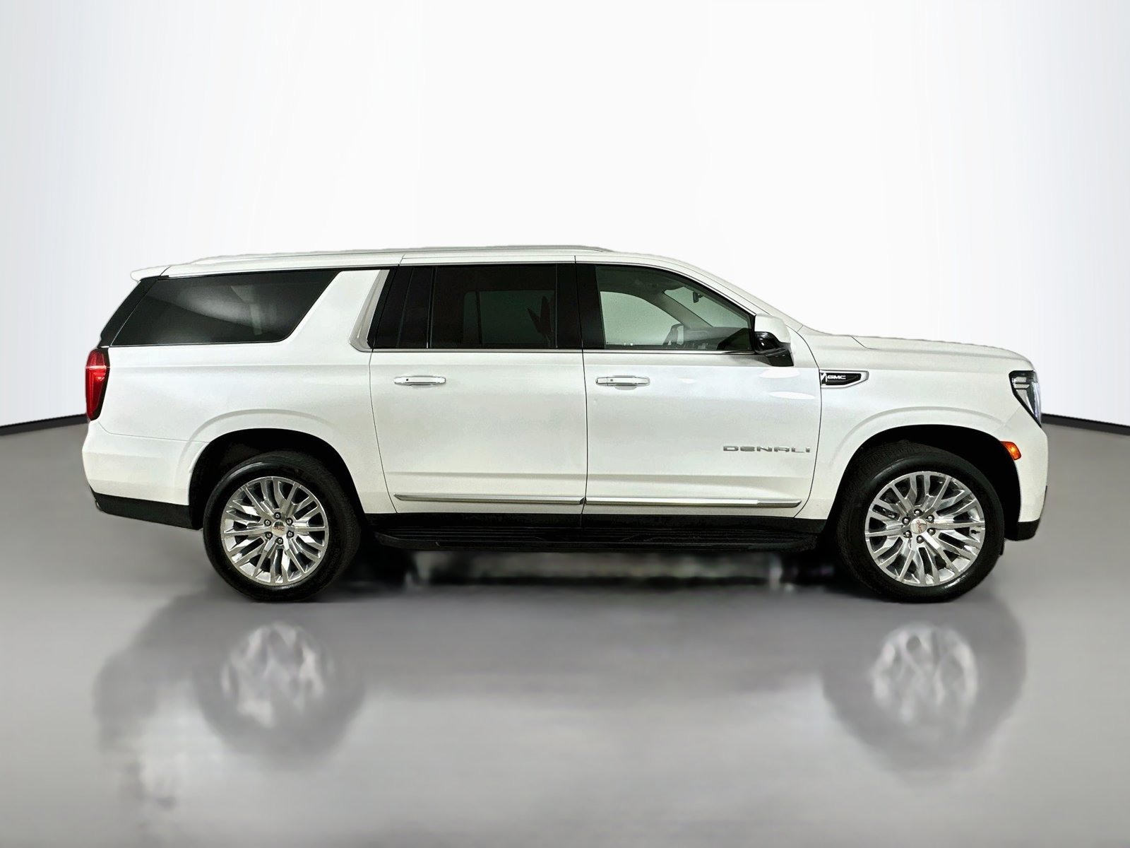 Used 2023 GMC Yukon XL Denali SUV