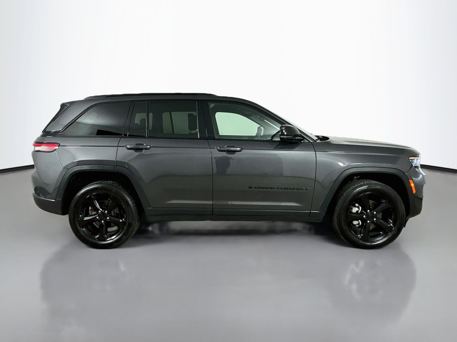 Used 2024 Jeep Grand Cherokee Limited SUV