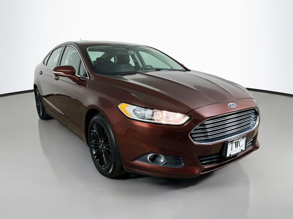 Used 2016 Ford Fusion SE Sedan