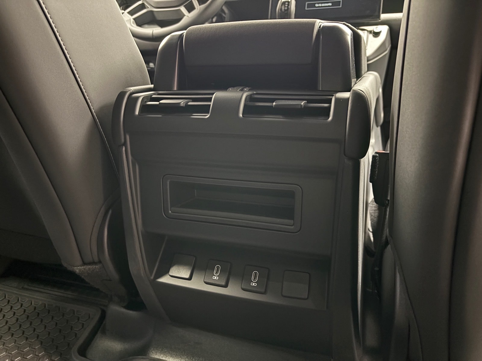 2026 Land Rover Defender S - Photo 36