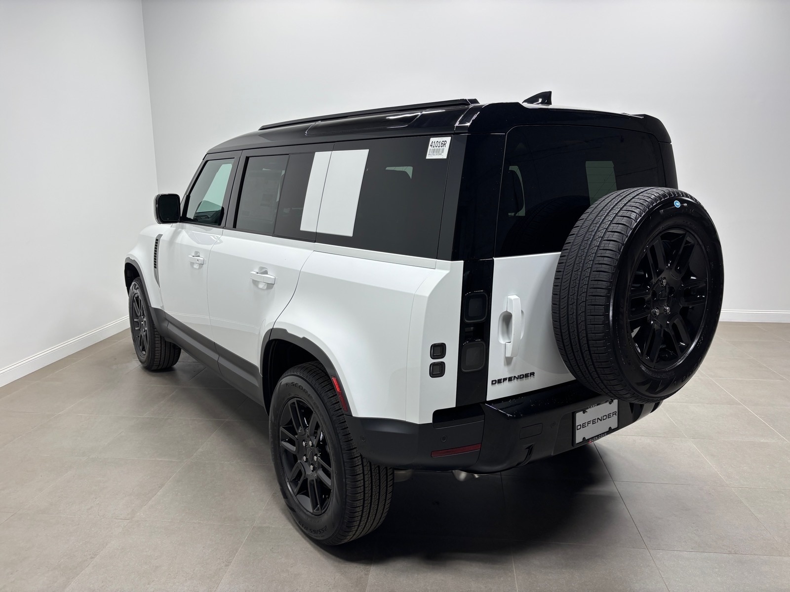2026 Land Rover Defender S - Photo 9
