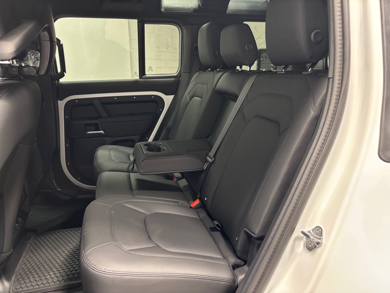 2026 Land Rover Defender S - Photo 26