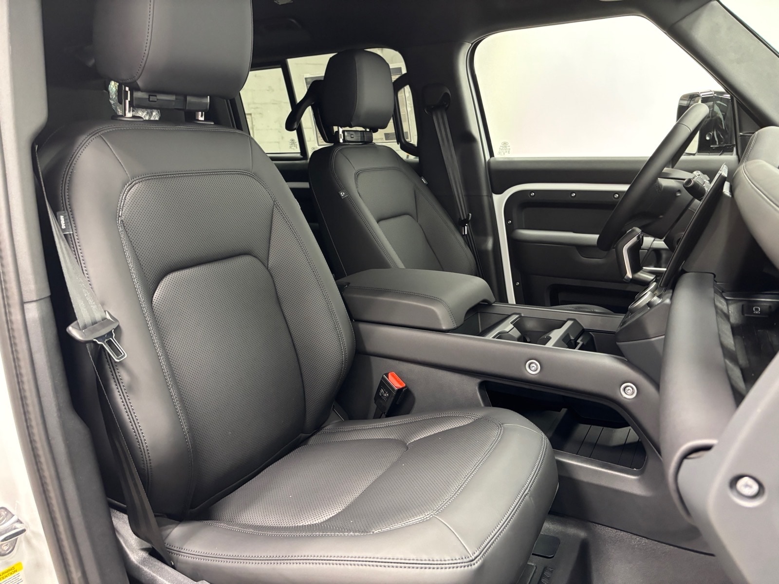 2026 Land Rover Defender S - Photo 30