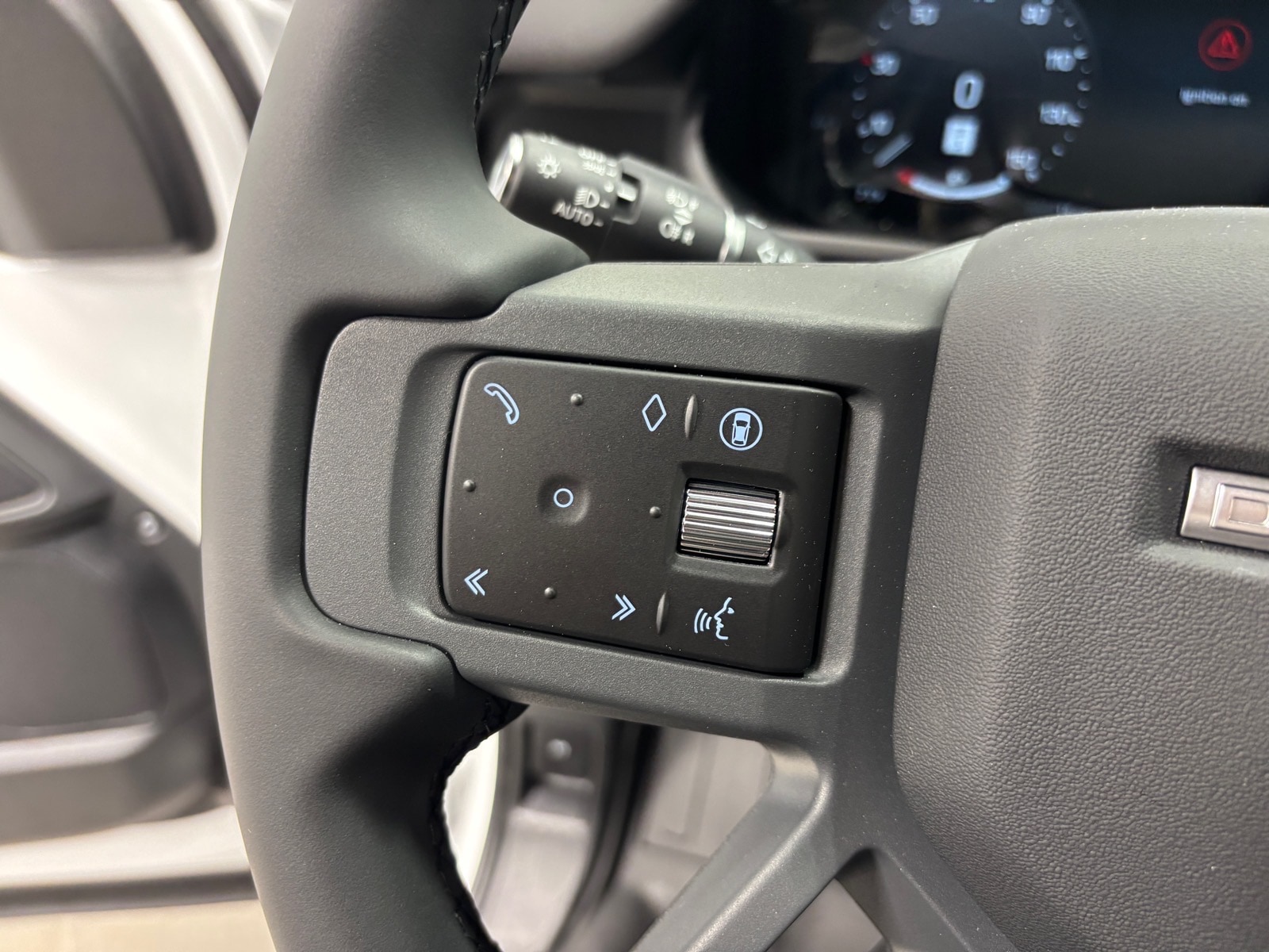 2026 Land Rover Defender S - Photo 21