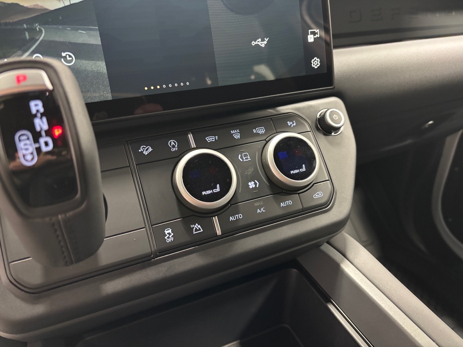 2026 Land Rover Defender S - Photo 15