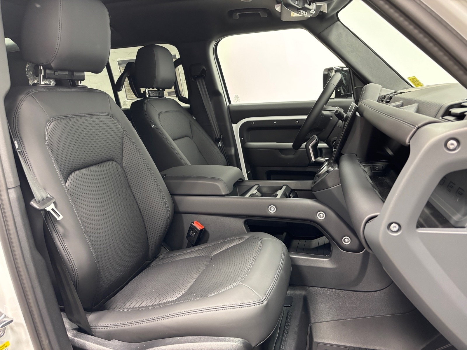 2026 Land Rover Defender S - Photo 31