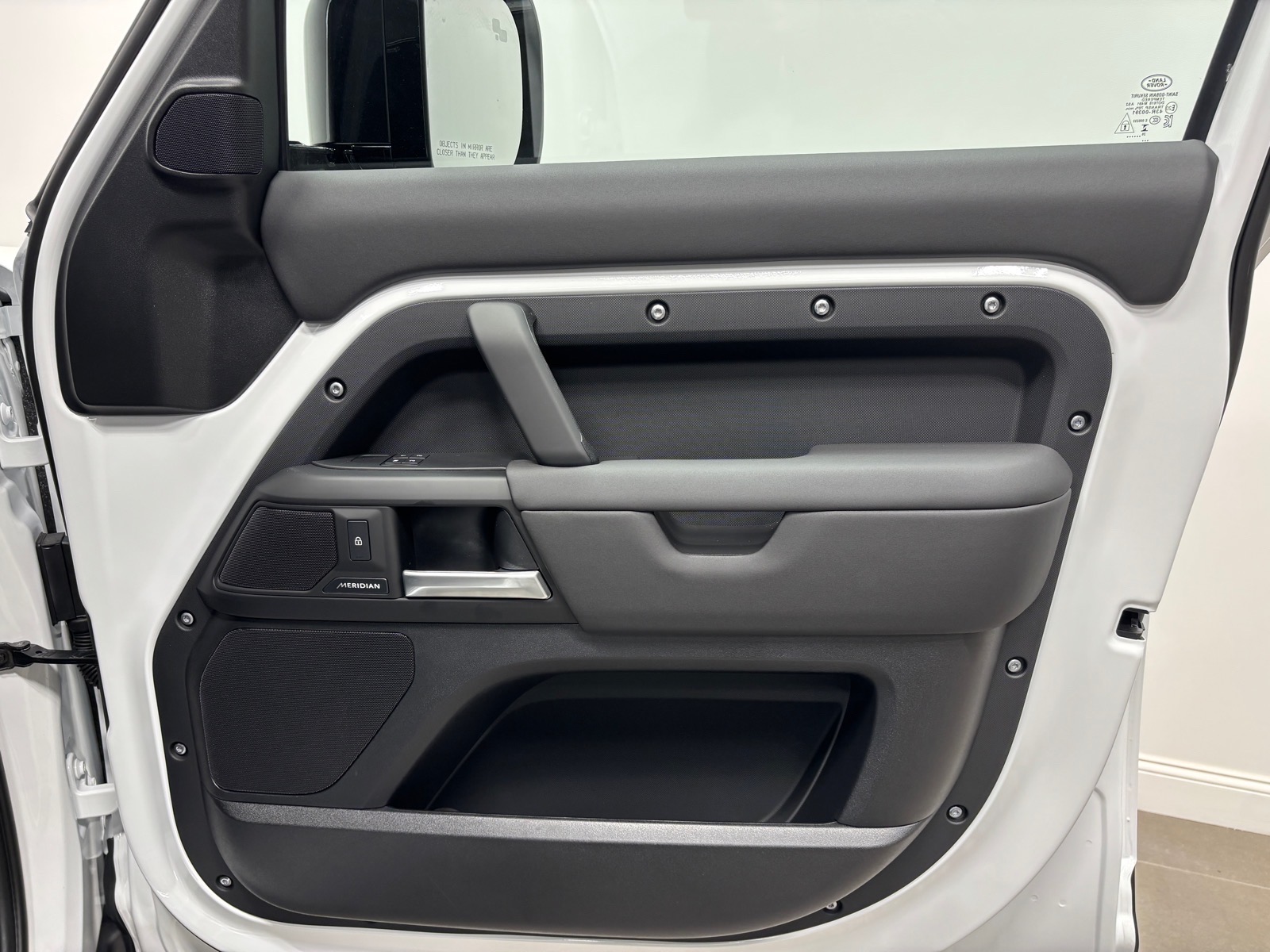 2026 Land Rover Defender S - Photo 32
