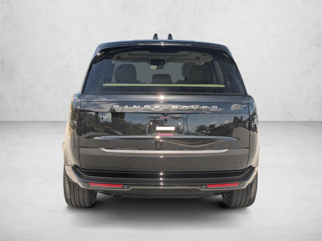 Used 2026 Land Rover Range Rover P400 SE SUV