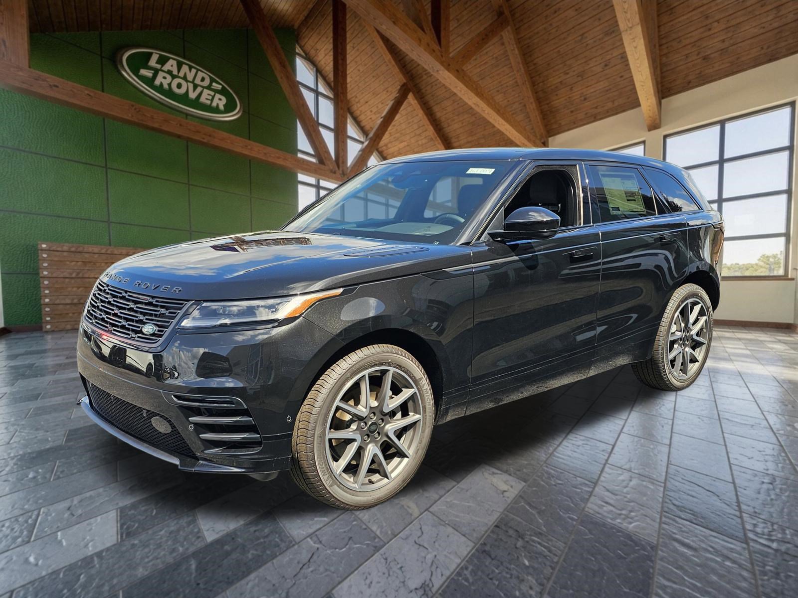 2026 Land Rover Range Rover Velar Dynamic SE SUV