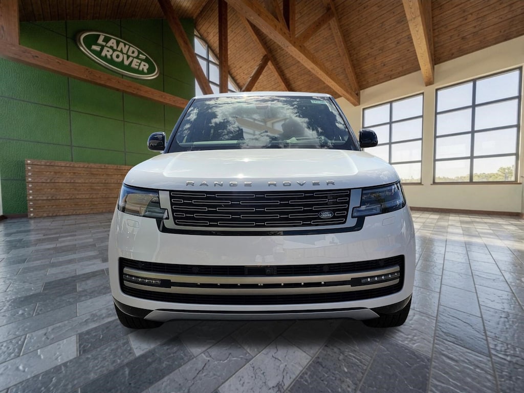 New 2025 Land Rover Range Rover SE SUV